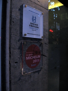 Michelin doporučuje hotel Condal.